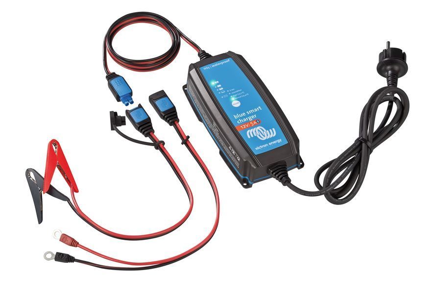 Blue Smart IP65 Charger 24/5 + Victron Energy DC connector - BPC240531064R BPC240531064R photo